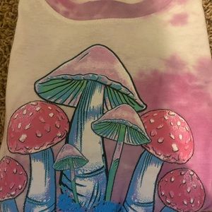 I am selling a crop top shirt the brand is rue21 the size is a small